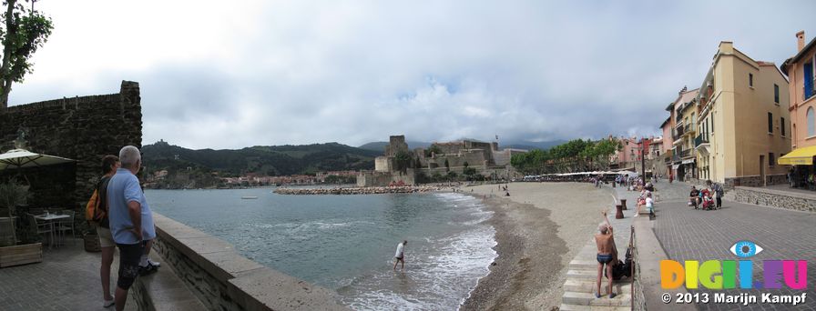 SX27359-64 Collioure beach